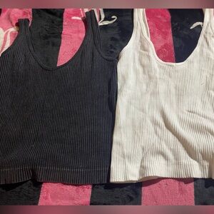 2 piece ARUA tank top crop set. L/XL